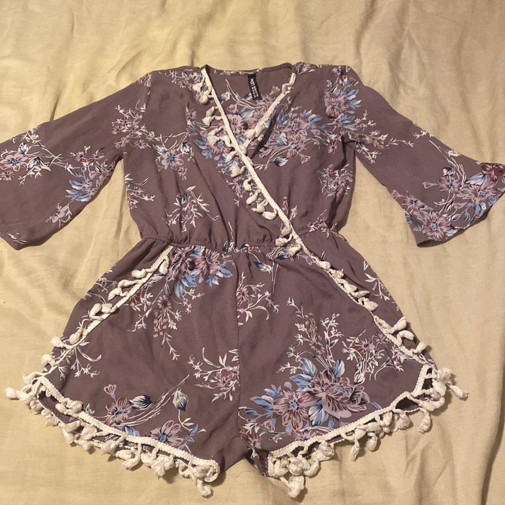 Design Lab by Lord & Taylor taupe-grey romper